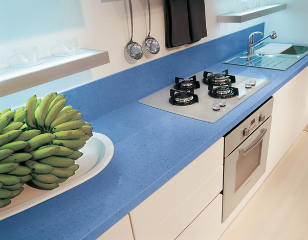 quartz plan de travail bleu sur mesure qualite cuisine