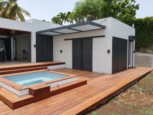 volet-aluminium-coulissant-technal-noteal-couleur-anthracite-villa-guadeloupe