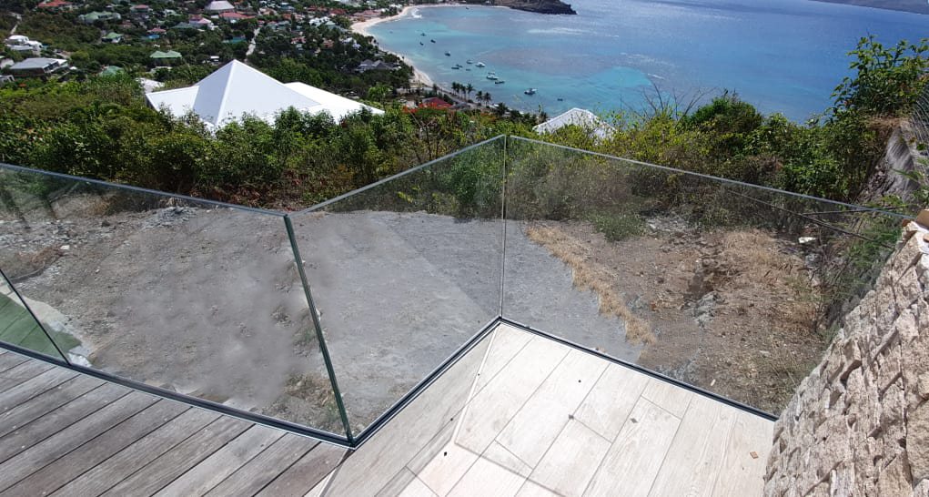 garde corps tout verre sécurité terrasse guadeloupe