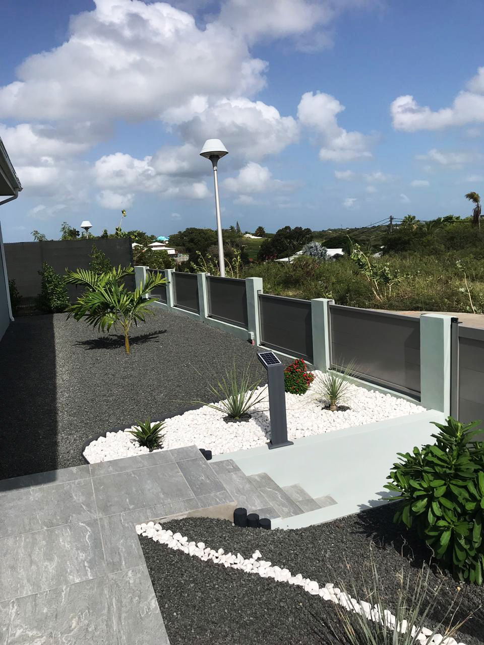 brise vue cloture guadeloupe aluminium barriere aluminium gris securite maison villa