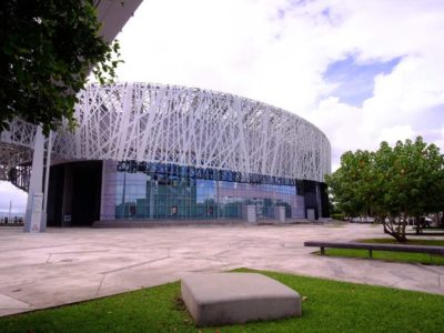 habillage de façade mur vitré memorial acte monument chantier prestige guadeloupe vitrage verre vitres transparence